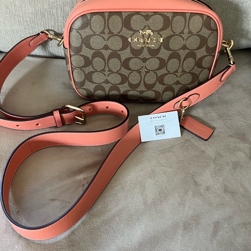NWOT Coach Jamie Crossbody Camera Bag—Signature “C”print with light coral trim